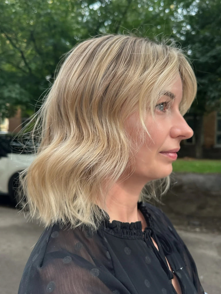 Блонд на короткому волоссі, робота з профілю ola.hairstyle_